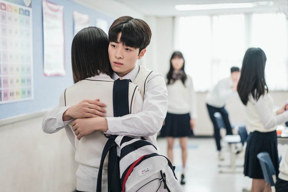 Nam Da Reum sorprende a Kim Sae Ron con un abrazo ...