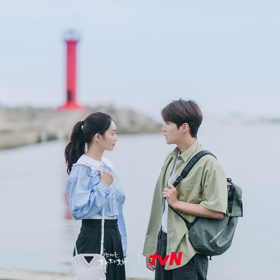 Kim Seon Ho y Lee Sang Yi intentan impresionar a los padres de Shin Min Ah en 