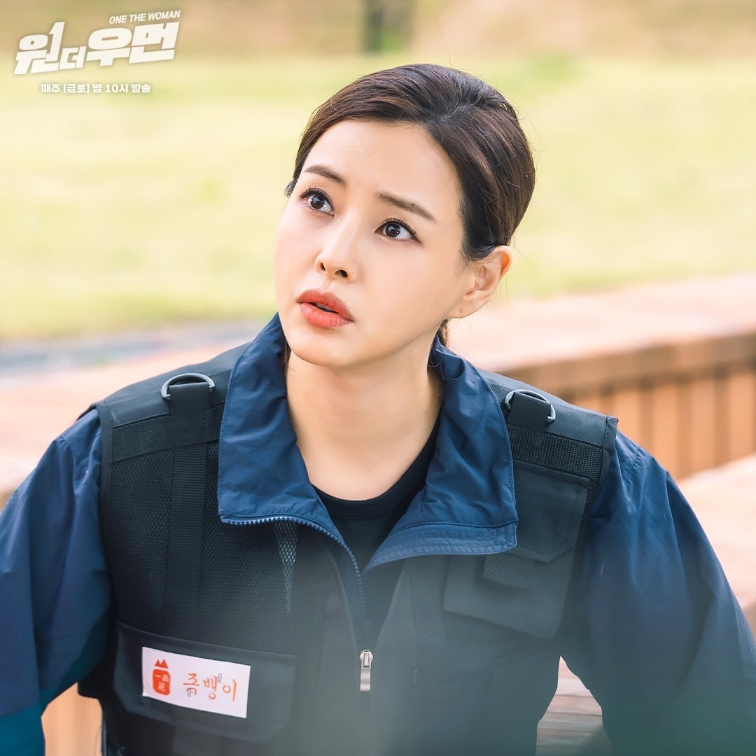 Honey Lee y Lee Sang Yoon se infiltran como repartidores en 