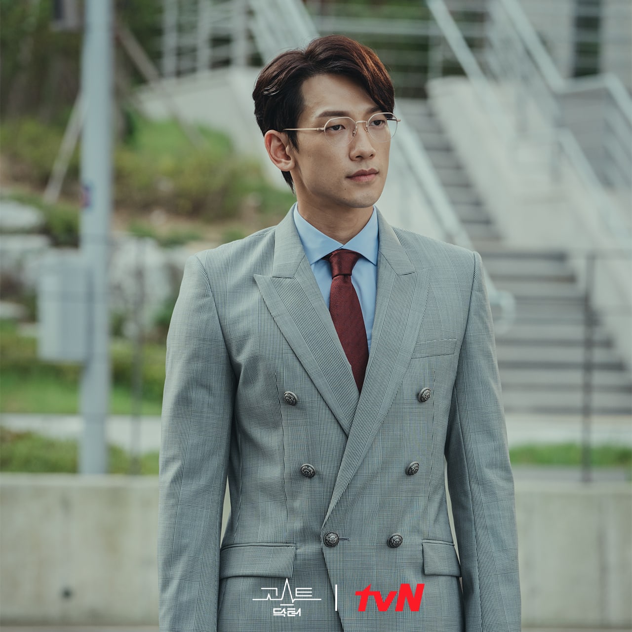 Rain y Kim Bum muestran un bromance inesperado con sus diferentes personalidades en un nuevo drama de fantasía