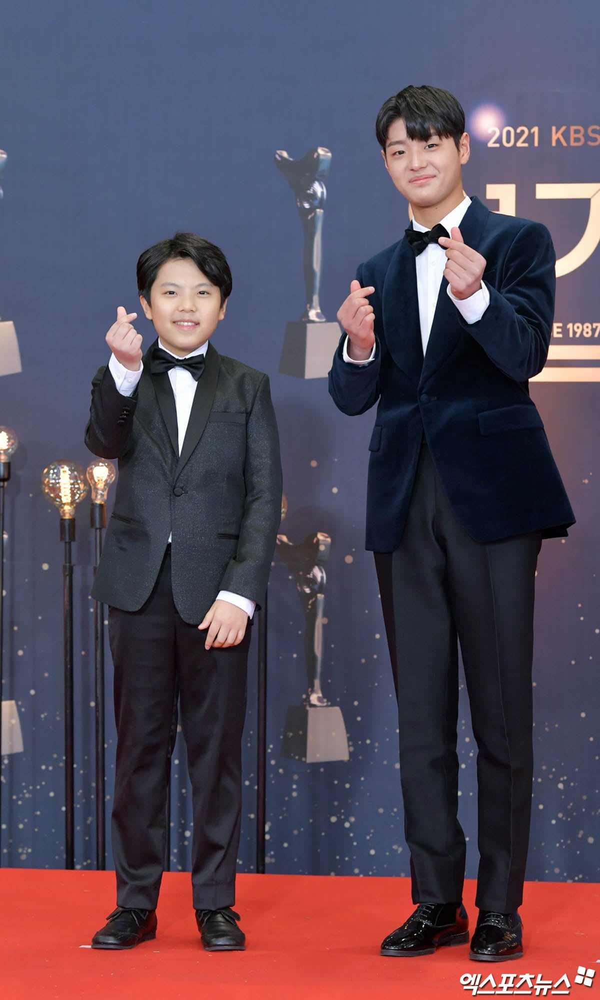 Las estrellas caminan por la alfombra roja de los premios KBS Drama Awards 2021