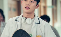 Choi Hyun Wook es un influenciador de moda en el próximo drama “Twenty Five, Twenty One”