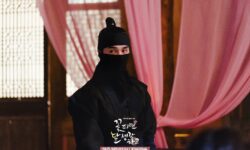 Yoo Seung Ho enfrenta peligro al traspasar el territorio de Moon Yoo Kang en “Moonshine”