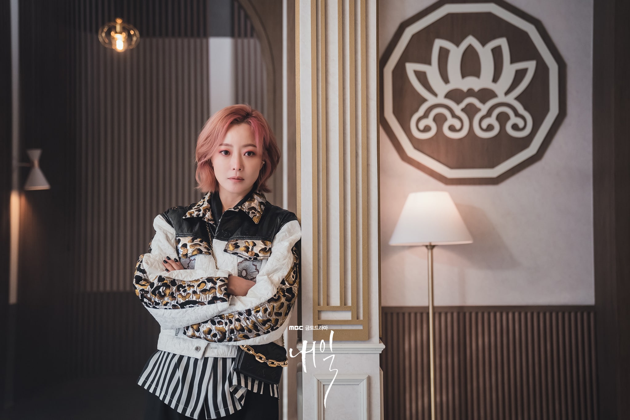 Kim Hee Sun habla sobre interpretar a Cold Grim Reaper en el próximo drama de fantasía “Tomorrow”