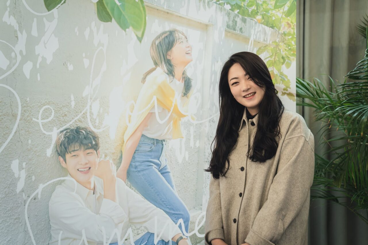 La escritora de “Our Beloved Summer” revela que escribió el drama pensando en Choi Woo Shik + por qué casi elige un final diferente