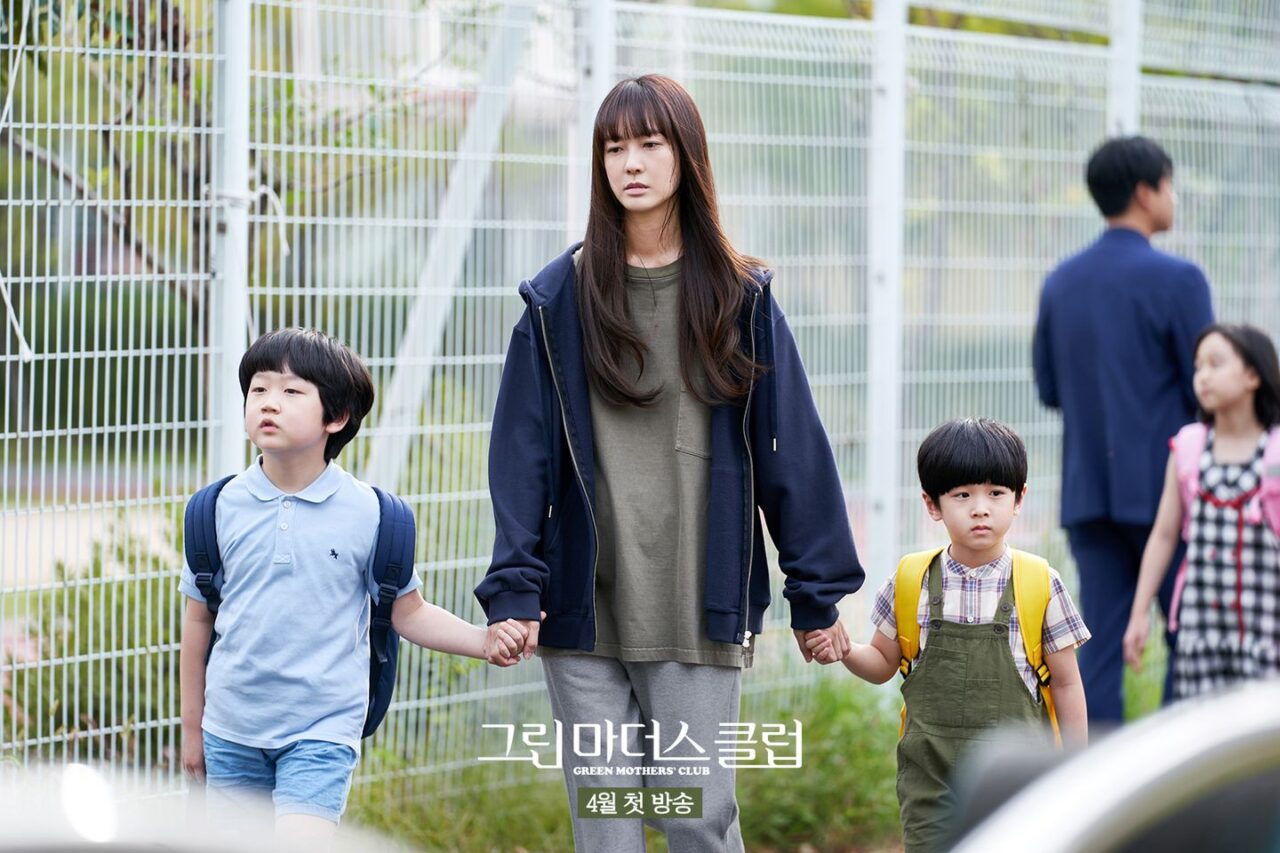 Lee Yo Won, Chu Ja Hyun, Kim Kyu Ri y más asumen la maternidad en el primer vistazo de un nuevo drama