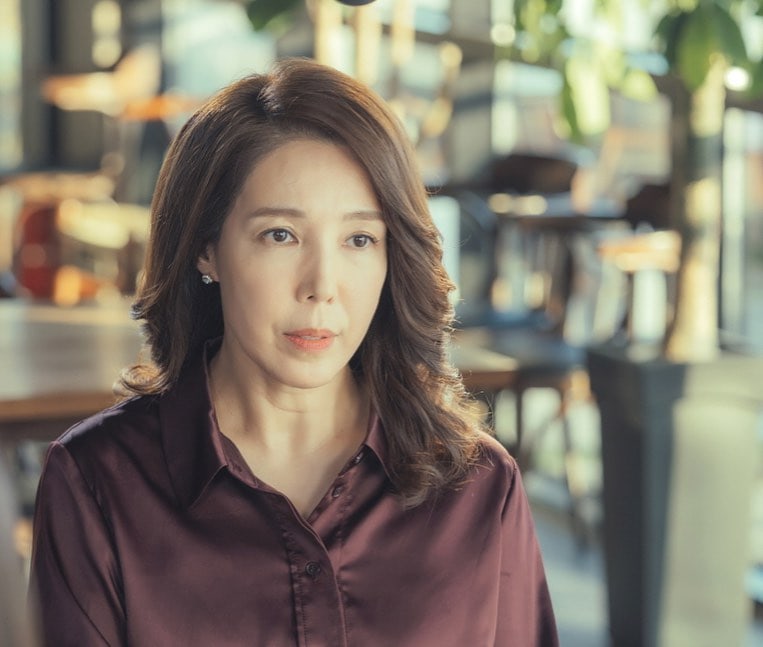 Lee Ga Ryung expresa su enojo por la relación de Jun Soo Kyung y Moon Sung Ho en “Love (Ft. Marriage And Divorce) 3”